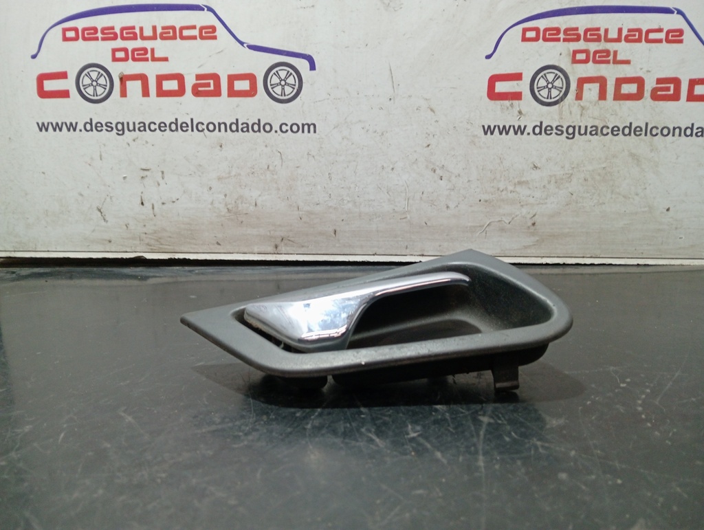 MANETA INTERIOR DELANTERA DERECHA