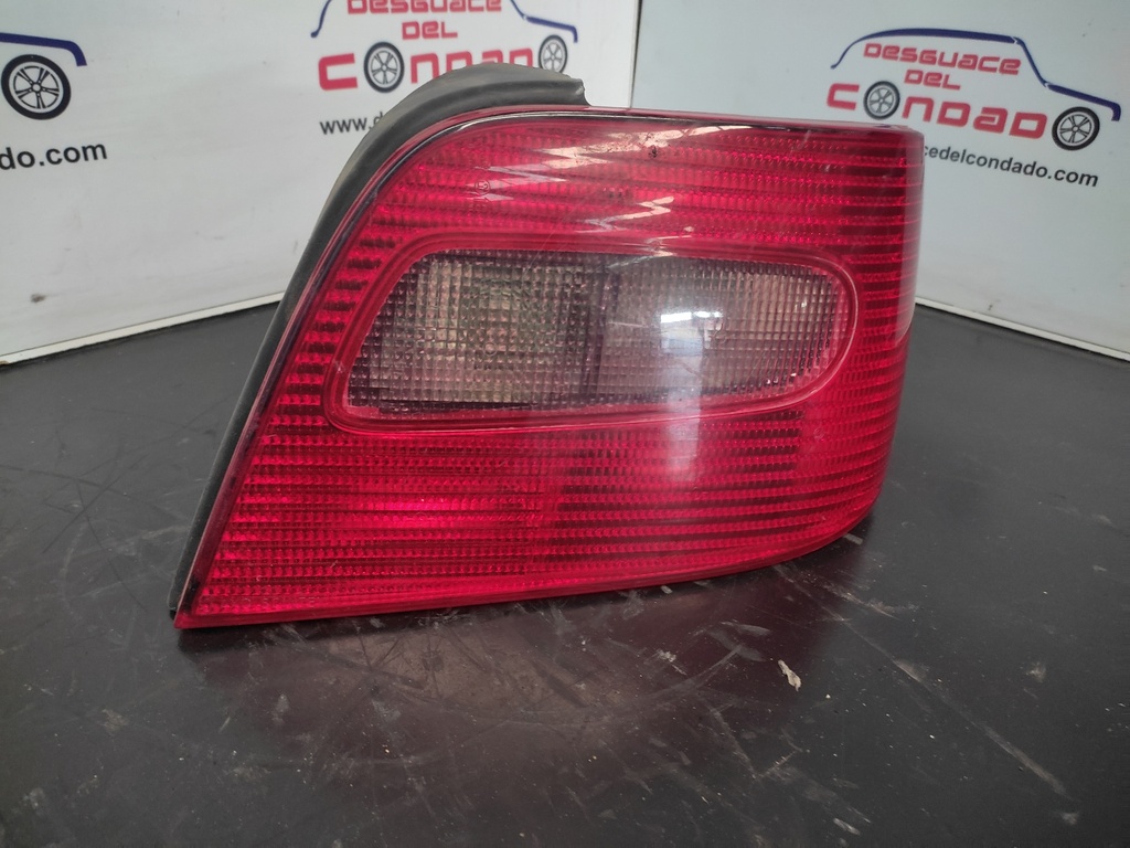 PILOTO TRASERO DERECHO
