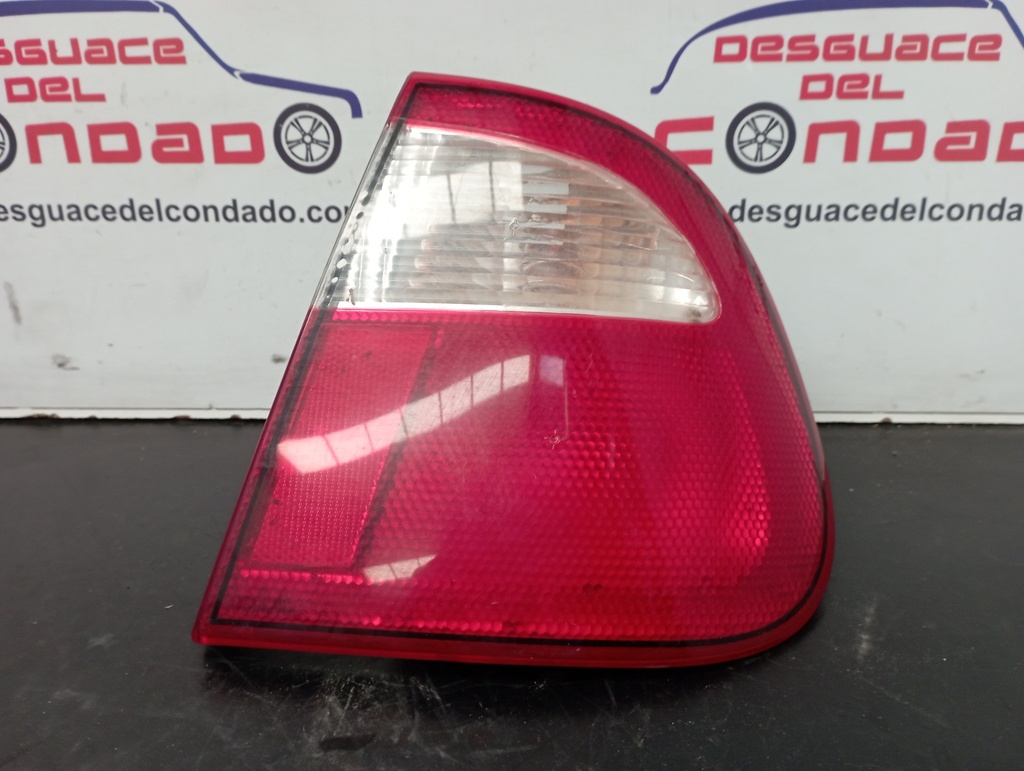 PILOTO TRASERO DERECHO