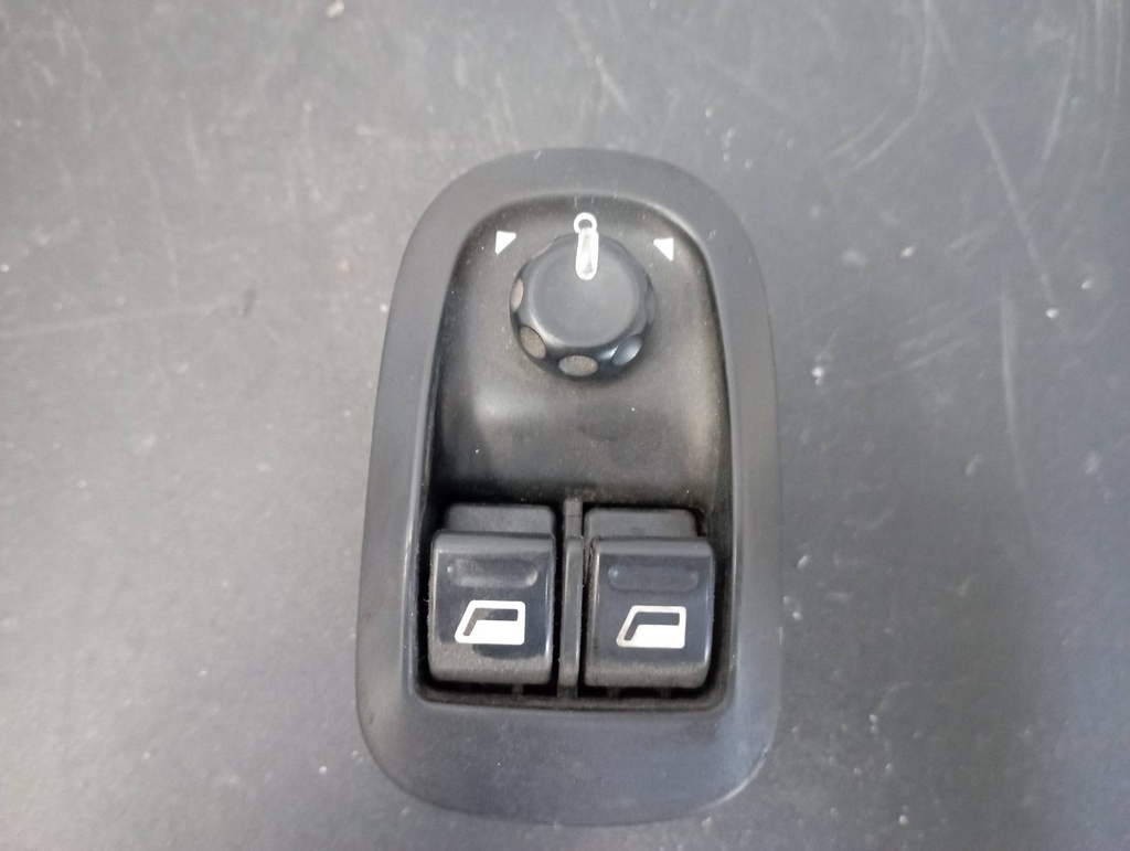 MANDO ELEVALUNAS DELANTERO IZQUIERDO