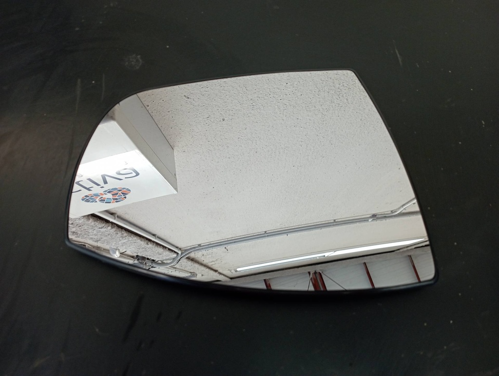 CRISTAL RETROVISOR DERECHO