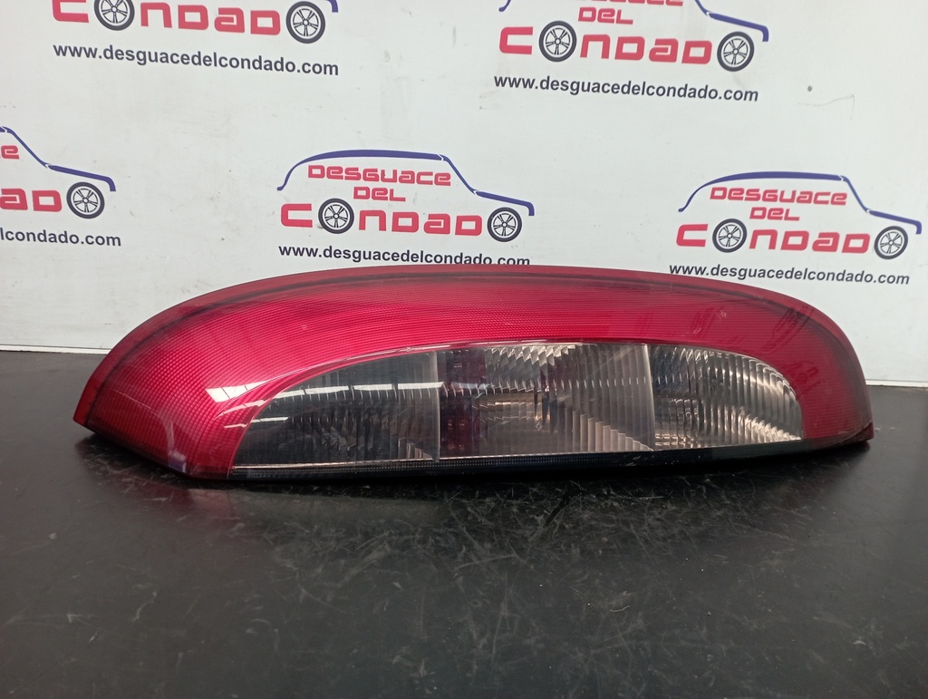 PILOTO TRASERO DERECHO