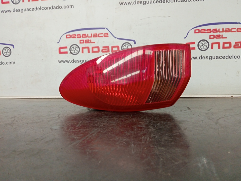 PILOTO TRASERO DERECHO