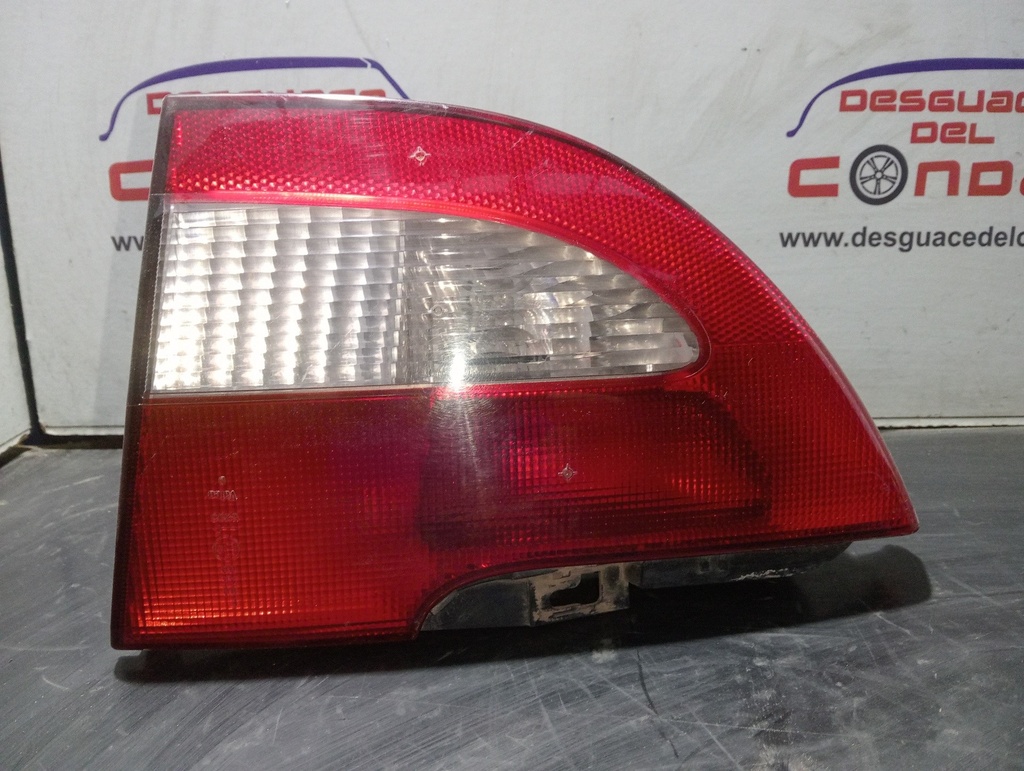 PILOTO TRASERO DERECHO INTERIOR