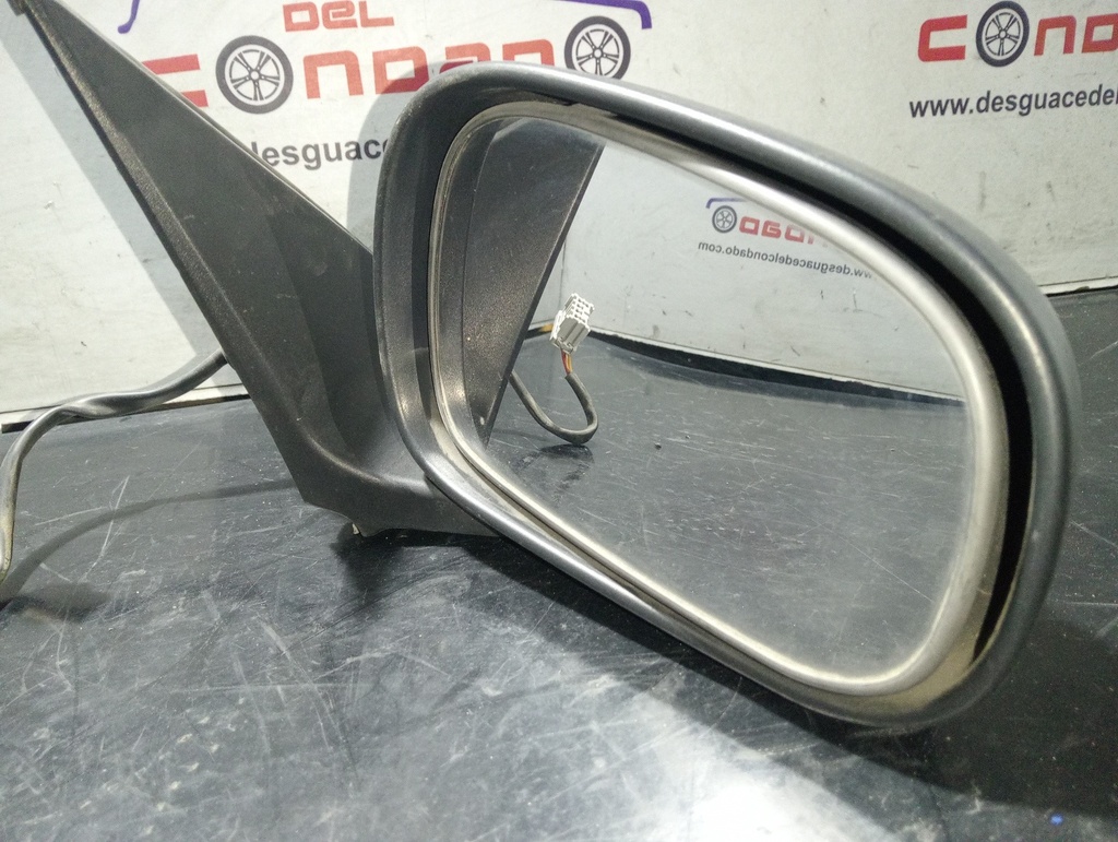 RETROVISOR DERECHO