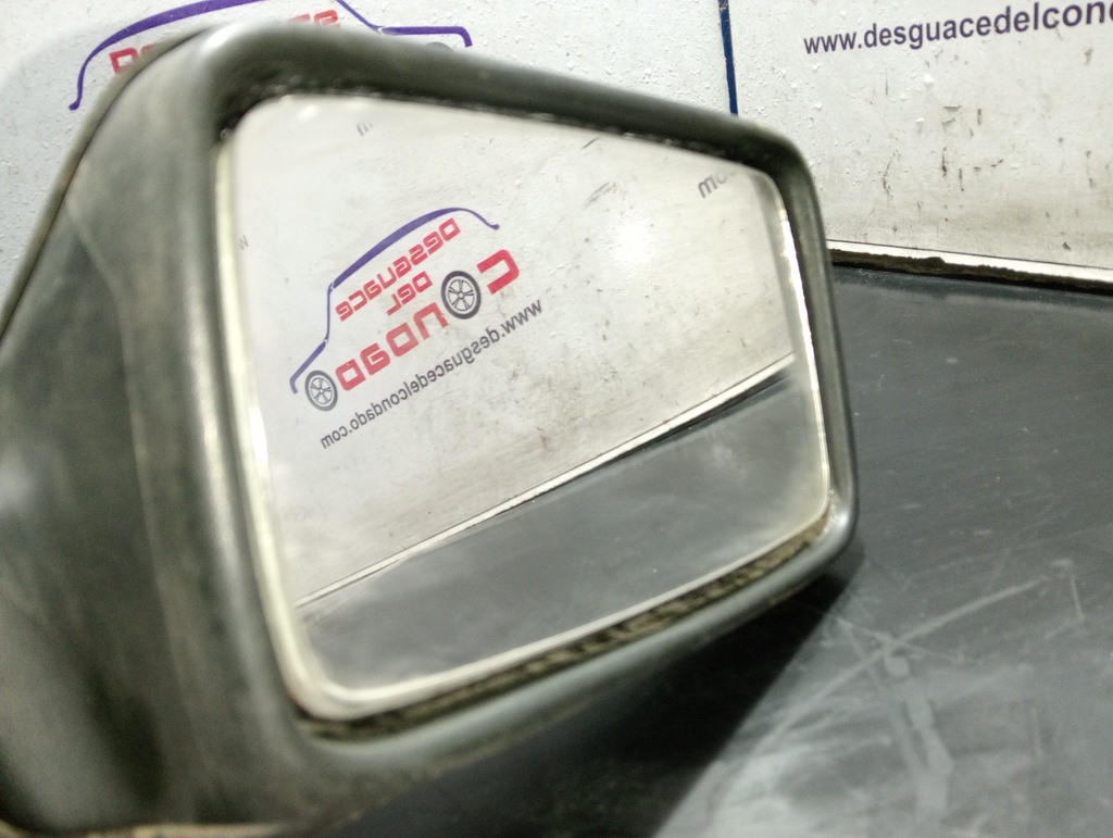 RETROVISOR DERECHO