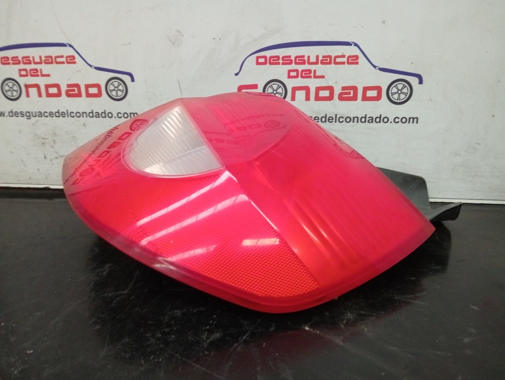 PILOTO TRASERO DERECHO