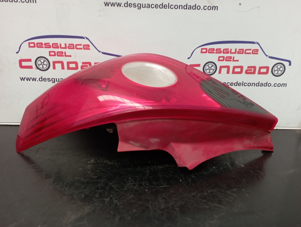 PILOTO TRASERO DERECHO