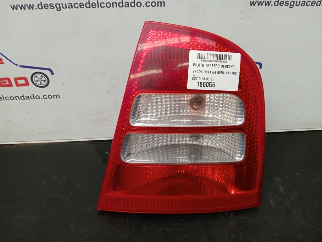 PILOTO TRASERO DERECHO