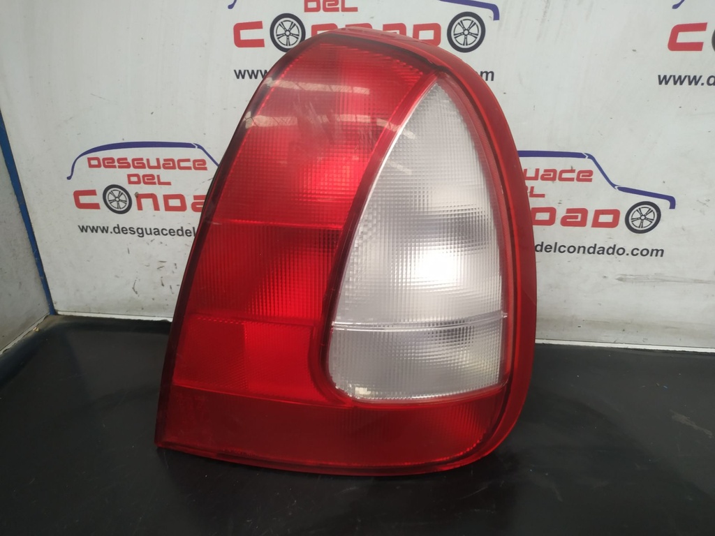 PILOTO TRASERO DERECHO