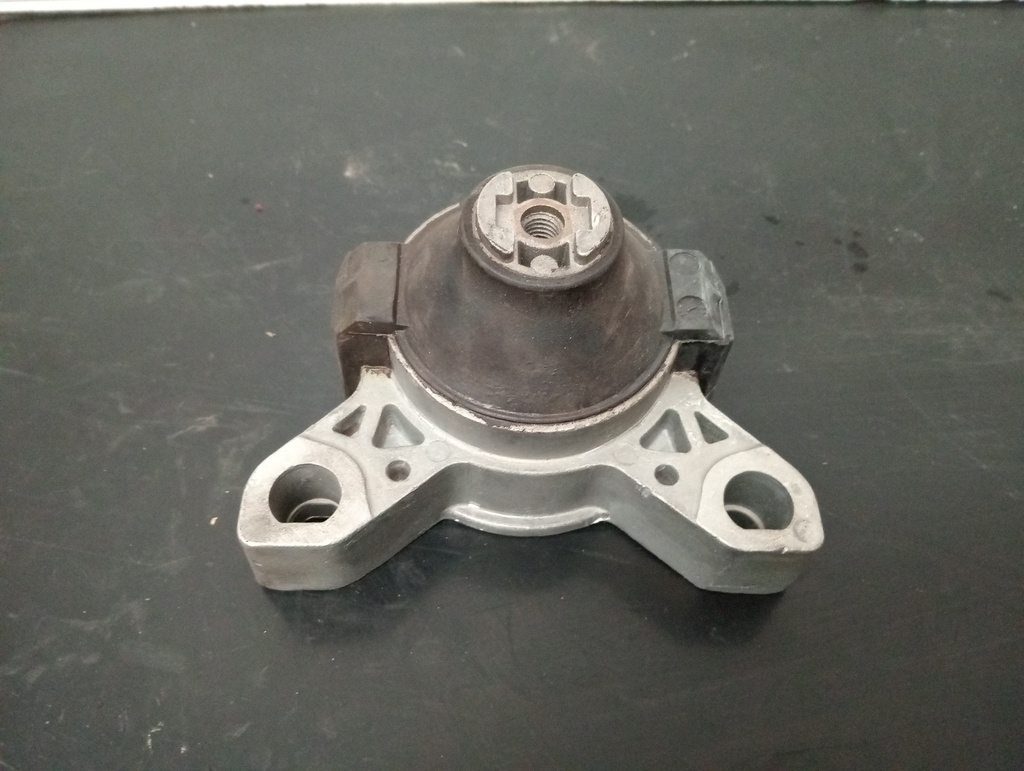 SOPORTE MOTOR DERECHO