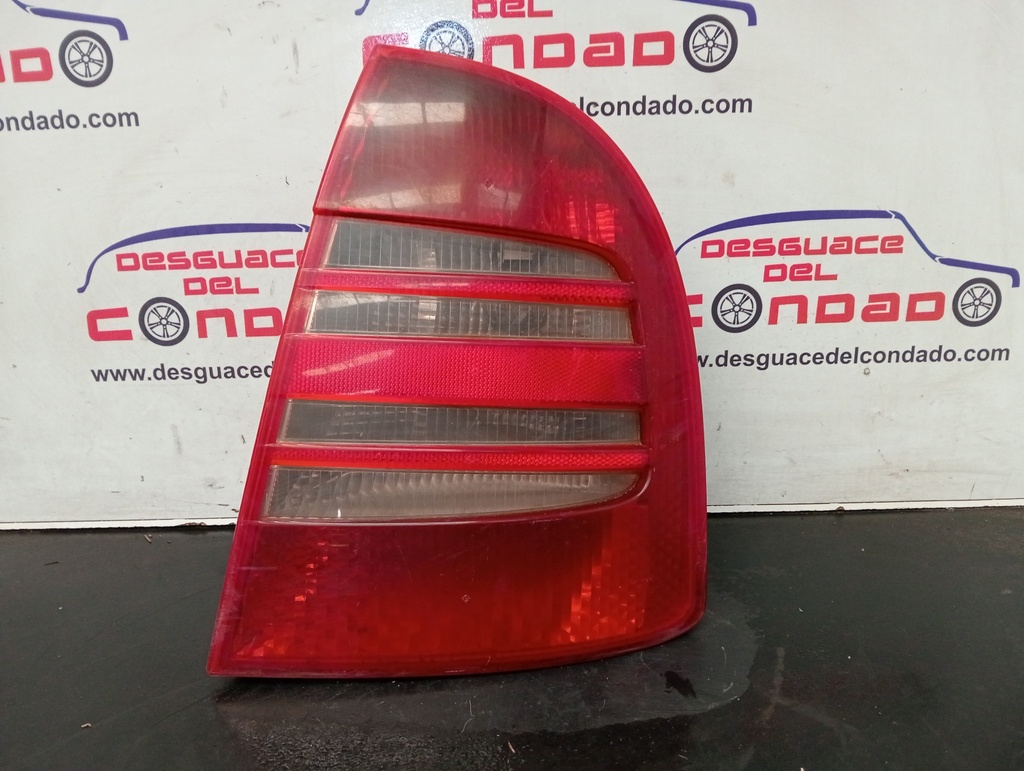 PILOTO TRASERO DERECHO