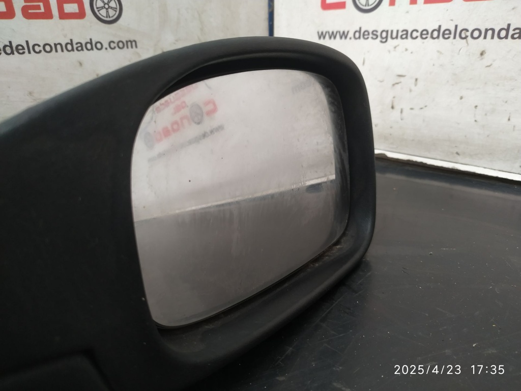 RETROVISOR DERECHO