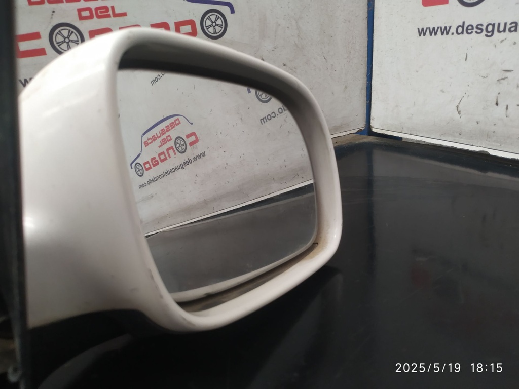 RETROVISOR DERECHO