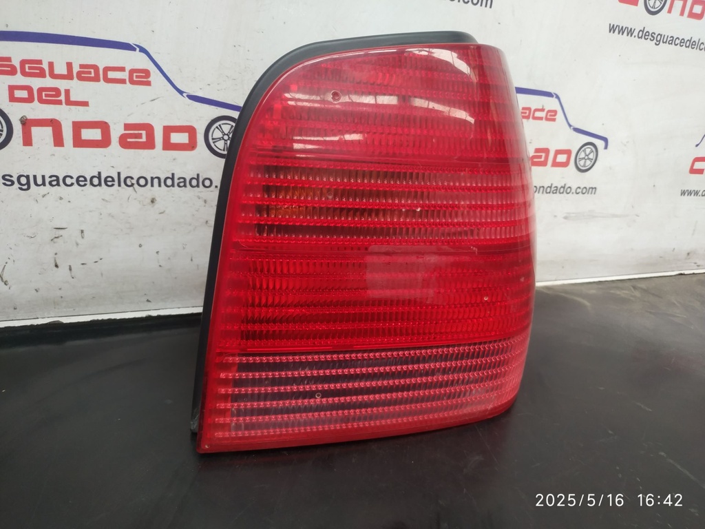 PILOTO TRASERO DERECHO