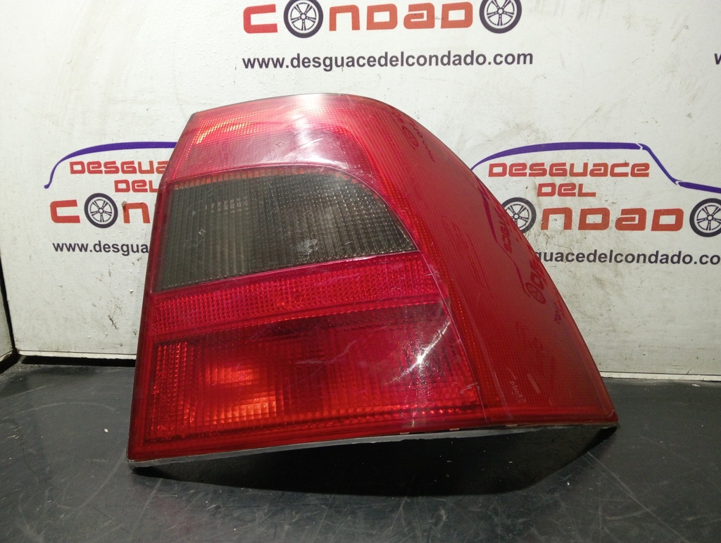 PILOTO TRASERO DERECHO