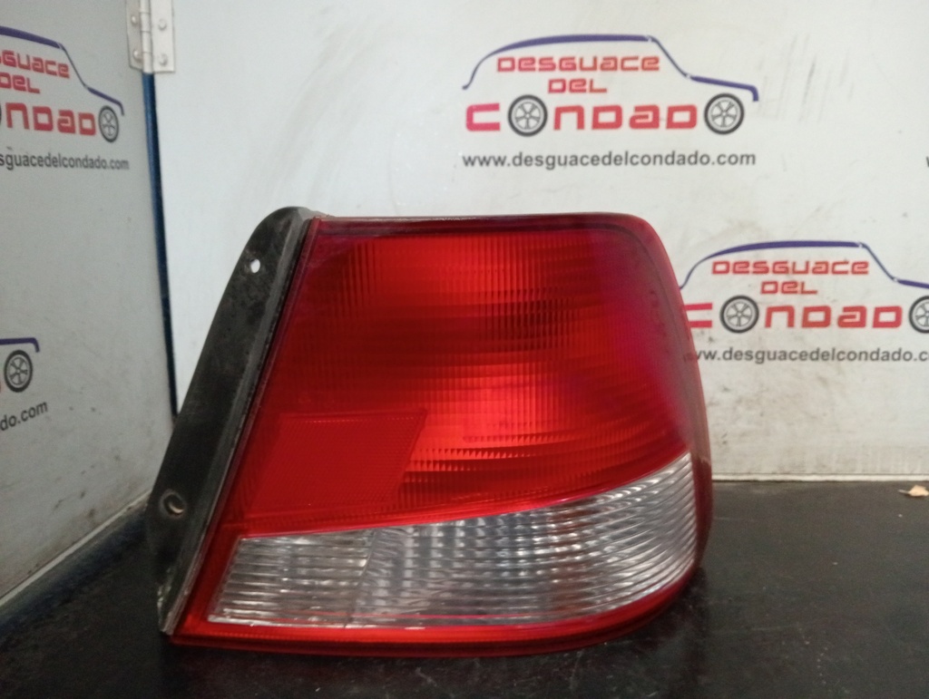 PILOTO TRASERO DERECHO