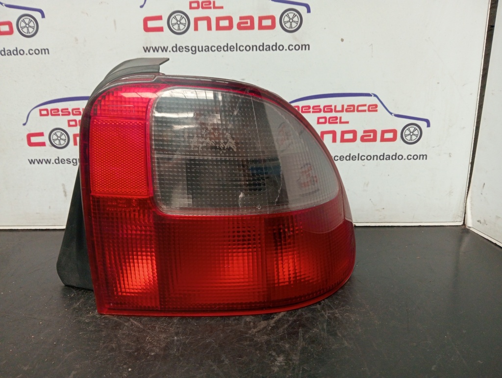 PILOTO TRASERO DERECHO