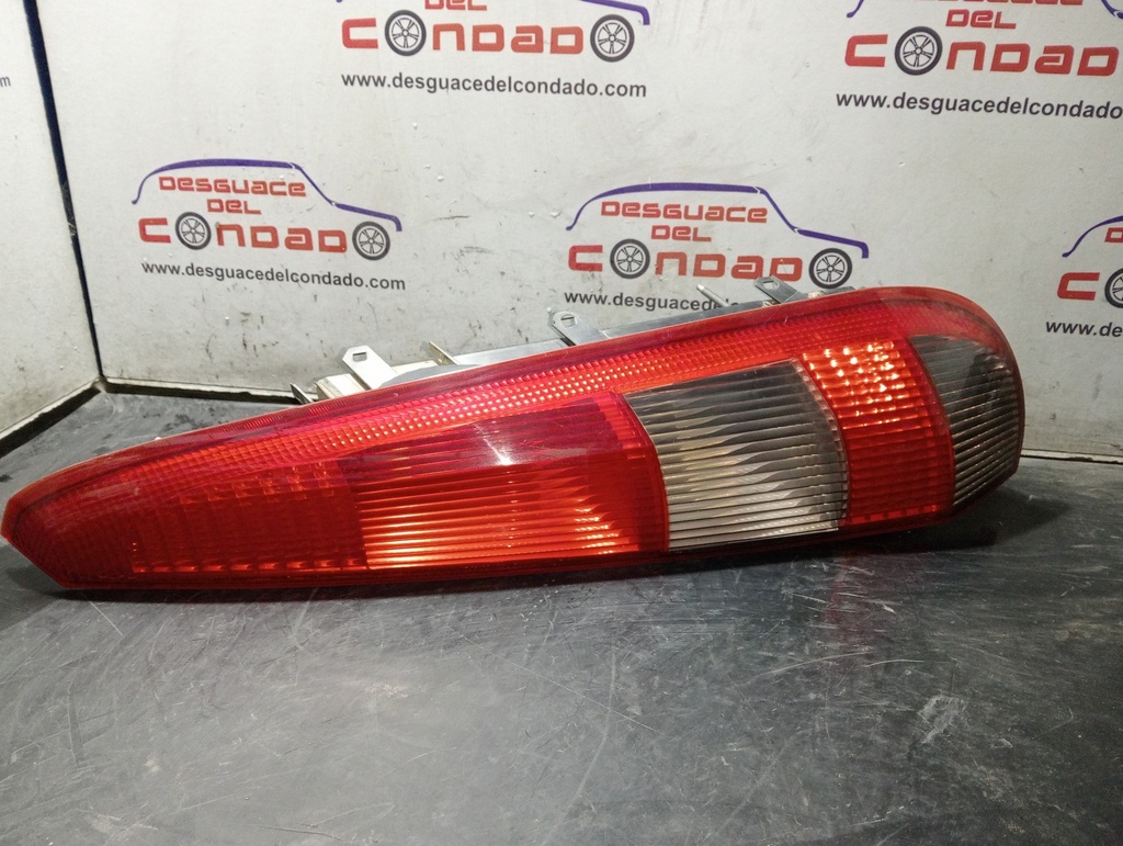 PILOTO TRASERO DERECHO