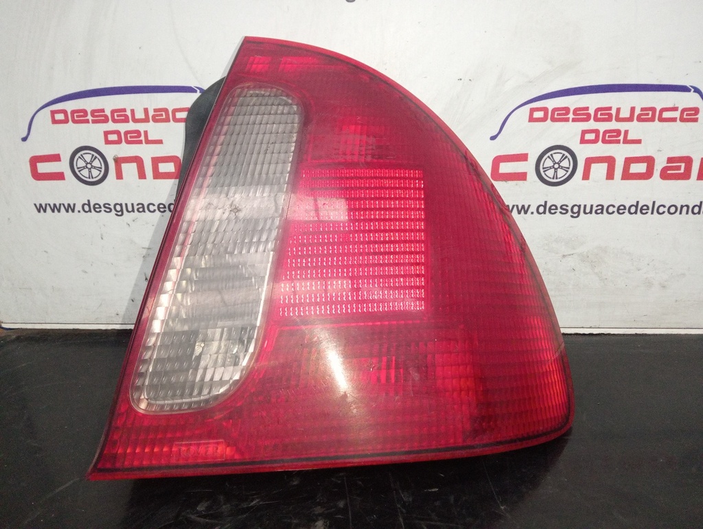 PILOTO TRASERO DERECHO
