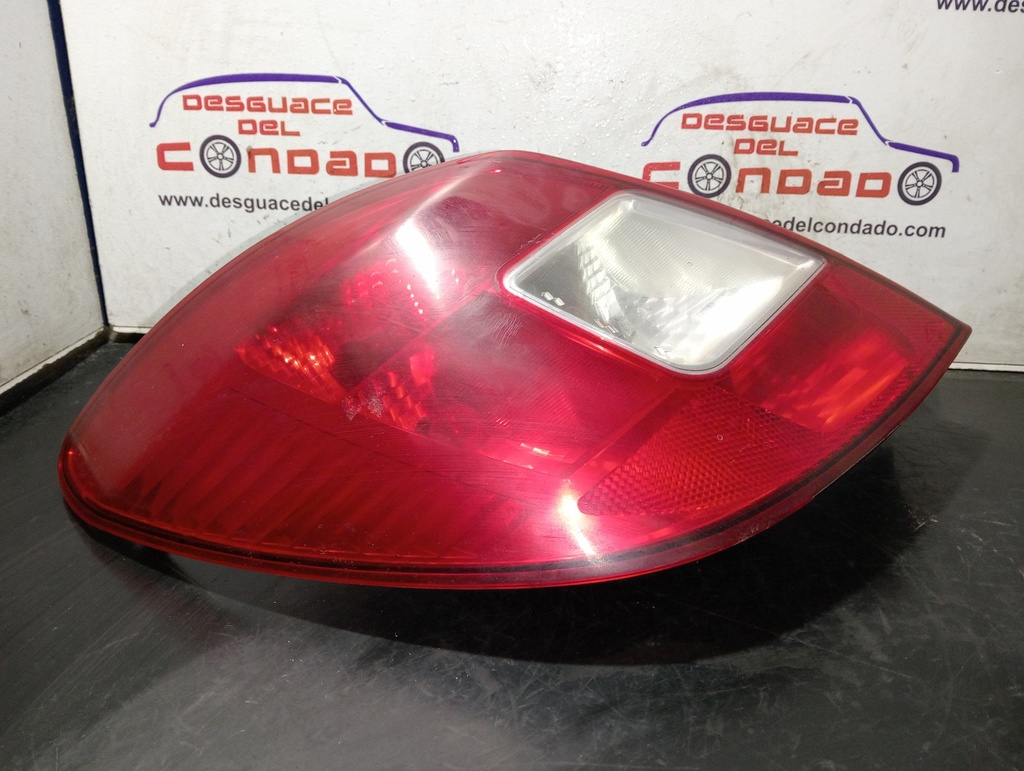 PILOTO TRASERO IZQUIERDO