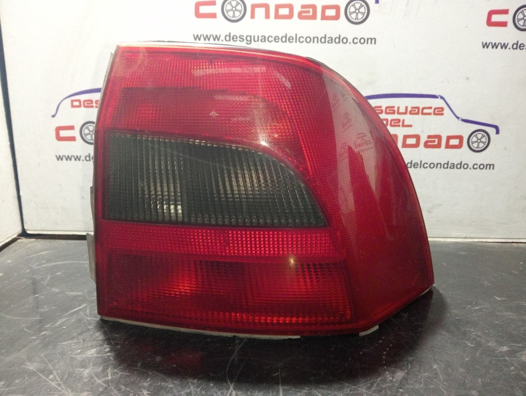 PILOTO TRASERO DERECHO