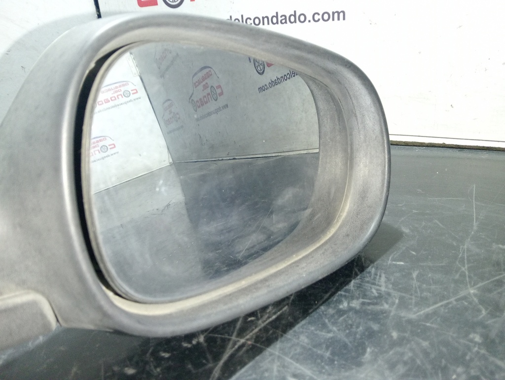 RETROVISOR DERECHO