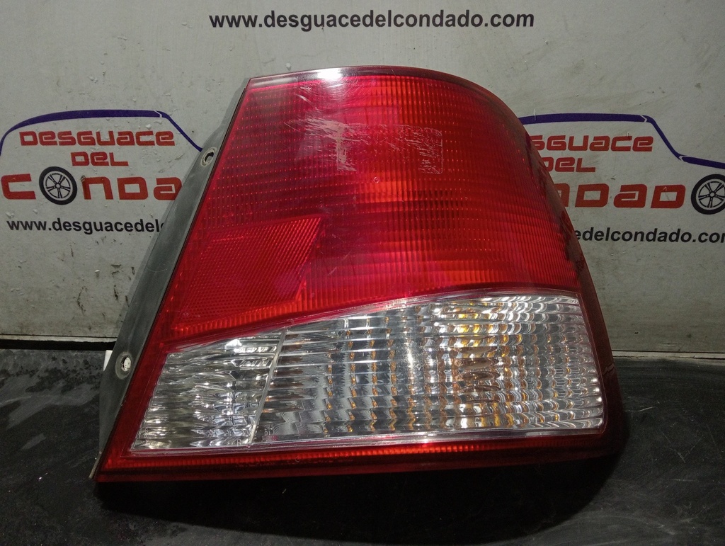 PILOTO TRASERO DERECHO