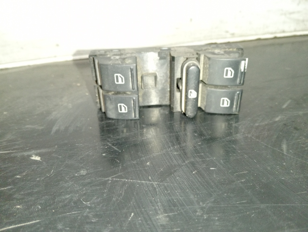 MANDO ELEVALUNAS DELANTERO IZQUIERDO