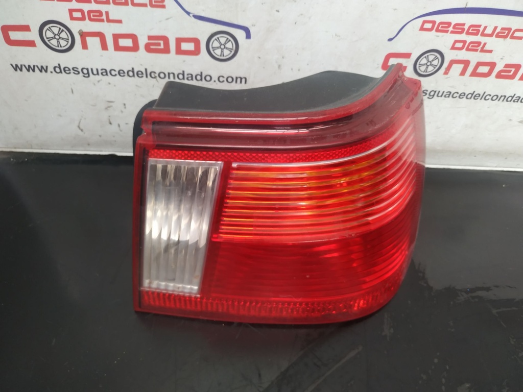 PILOTO TRASERO DERECHO