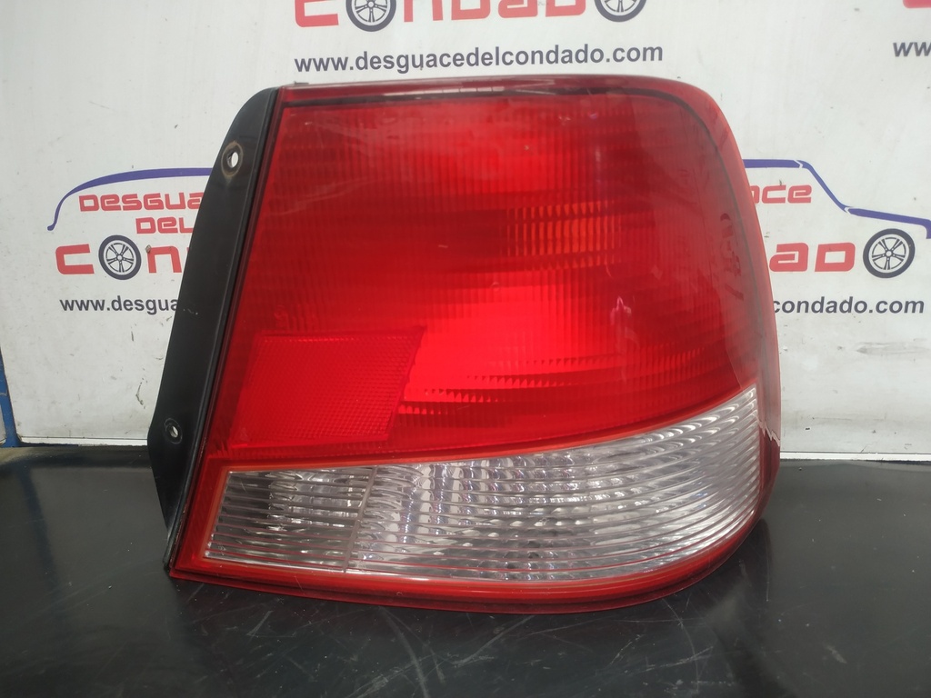 PILOTO TRASERO DERECHO