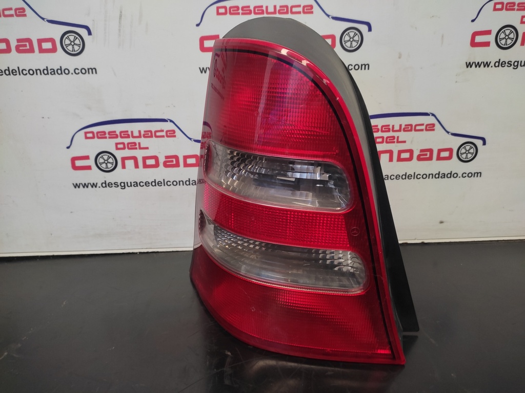 PILOTO TRASERO IZQUIERDO