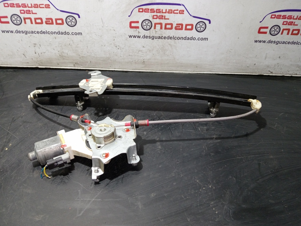 ELEVALUNAS DELANTERO IZQUIERDO