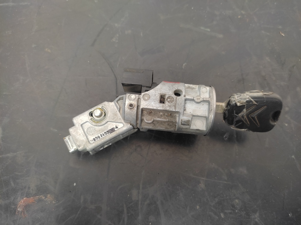 CONMUTADOR DE ARRANQUE