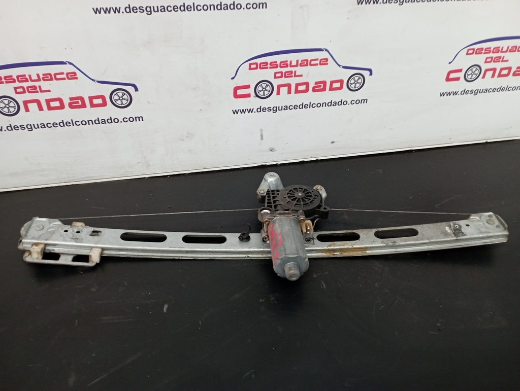 ELEVALUNAS DELANTERO IZQUIERDO