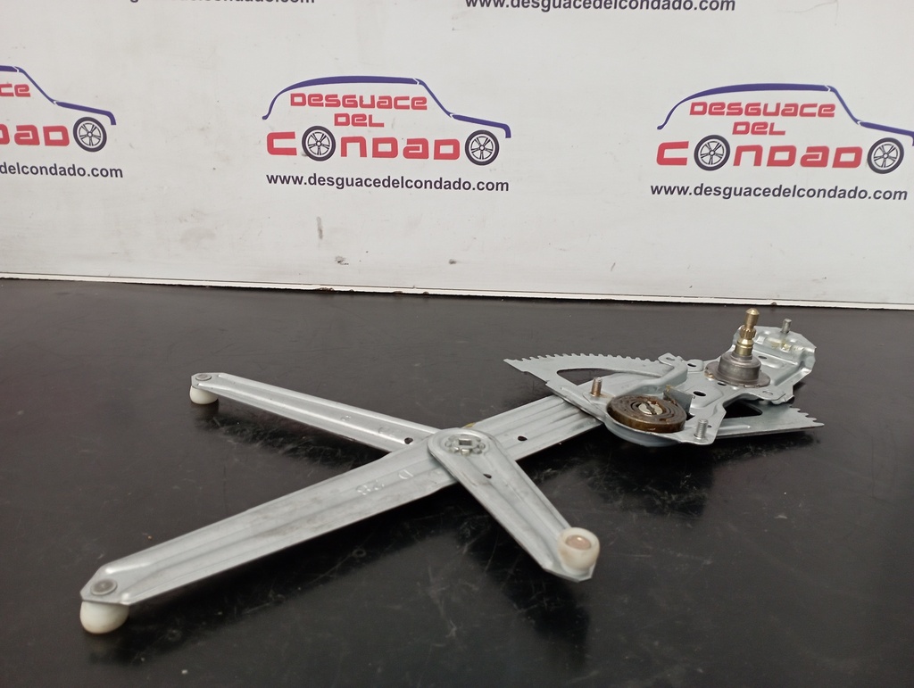 ELEVALUNAS DELANTERO DERECHO