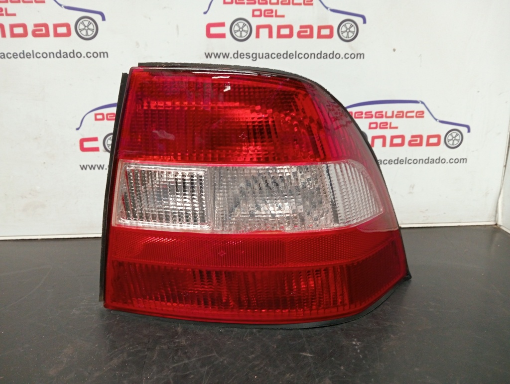 PILOTO TRASERO DERECHO