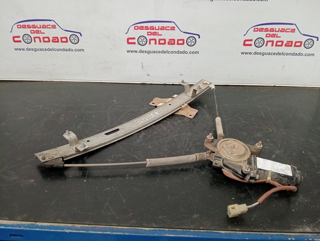 ELEVALUNAS DELANTERO DERECHO