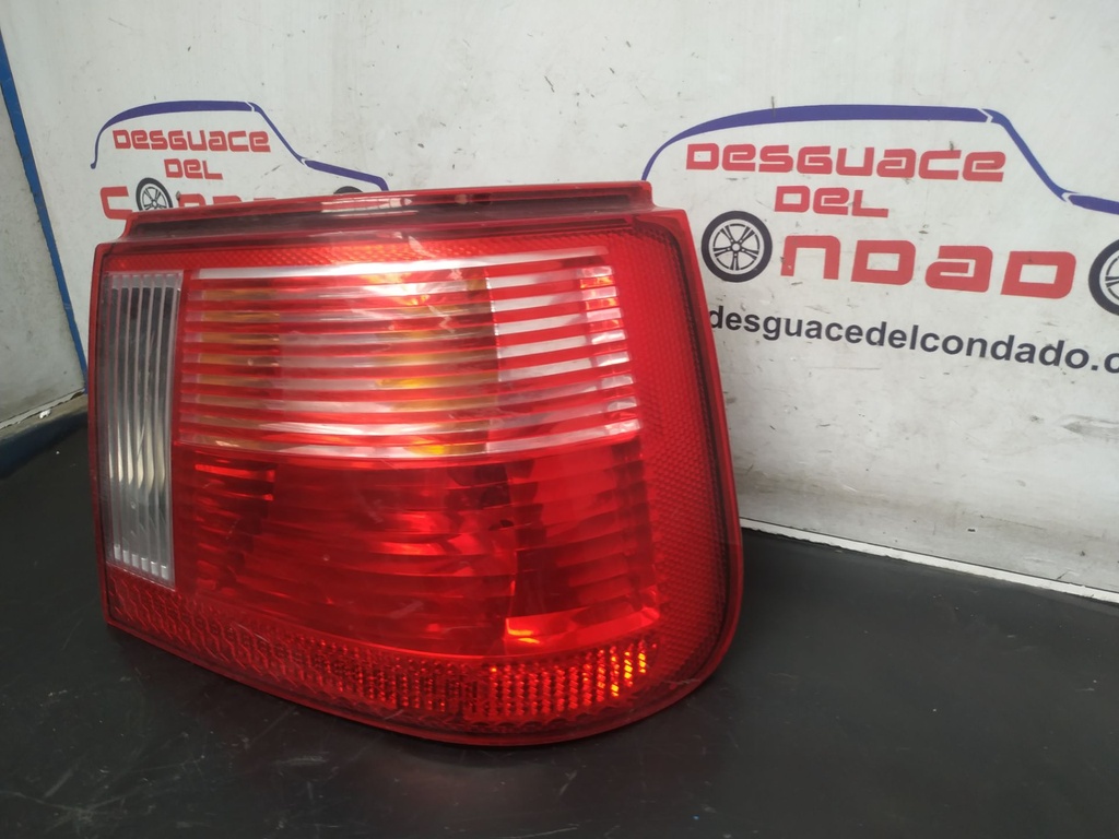 PILOTO TRASERO DERECHO