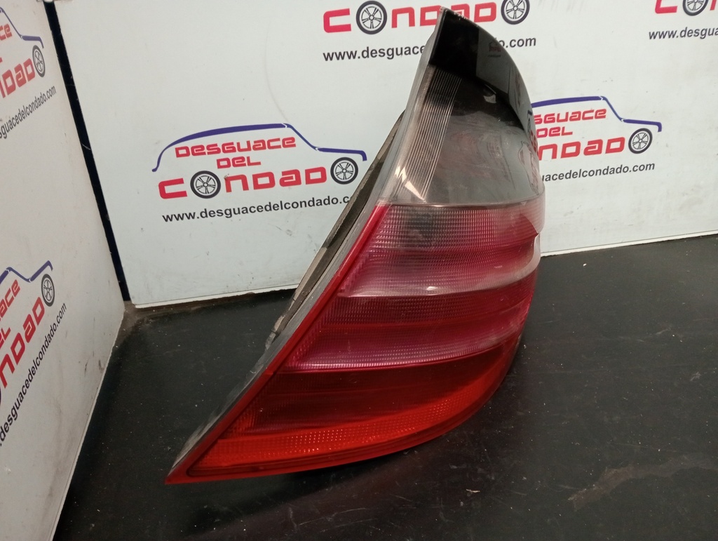 PILOTO TRASERO DERECHO