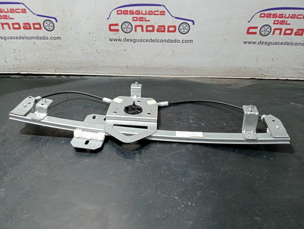 ELEVALUNAS DELANTERO IZQUIERDO