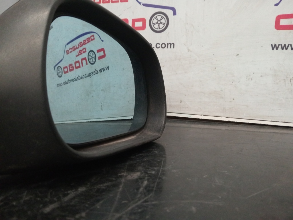 RETROVISOR DERECHO