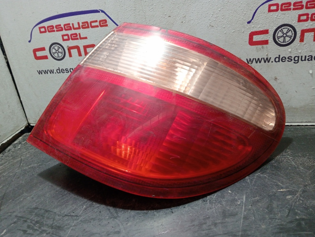 PILOTO TRASERO DERECHO