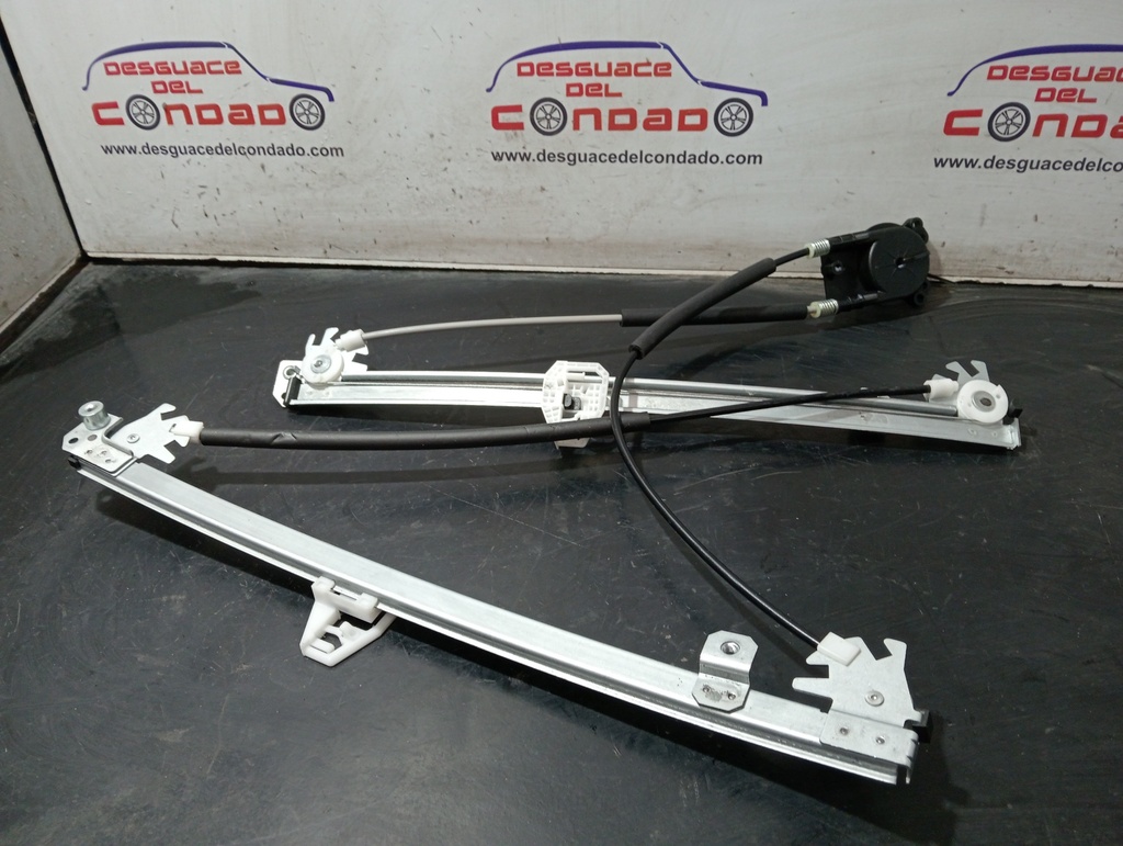 ELEVALUNAS DELANTERO DERECHO