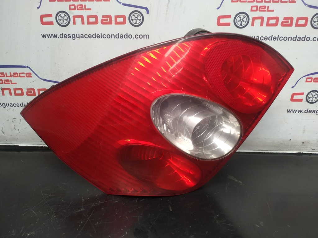 PILOTO TRASERO DERECHO