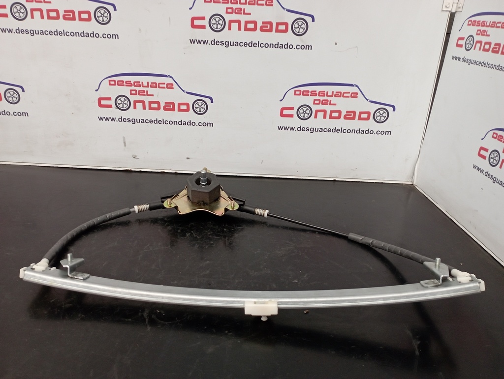 ELEVALUNAS DELANTERO DERECHO