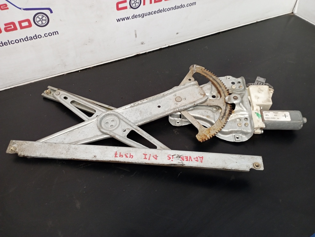 ELEVALUNAS DELANTERO IZQUIERDO