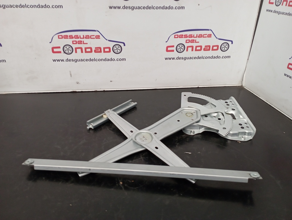 ELEVALUNAS DELANTERO IZQUIERDO