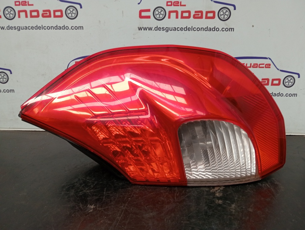 PILOTO TRASERO DERECHO