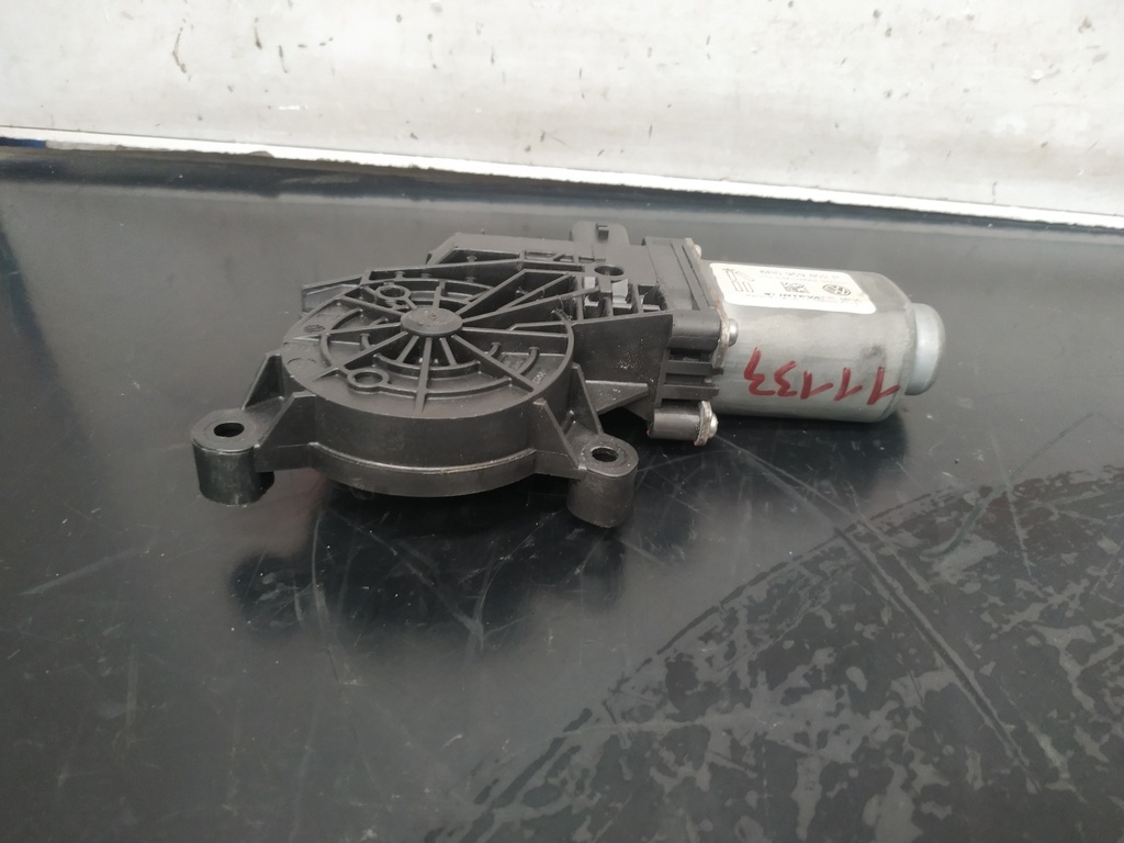 MOTOR ELEVALUNAS DELANTERO DERECHO